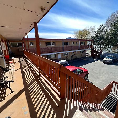 Sun Beach Motel Osoyoos Kültér fotó