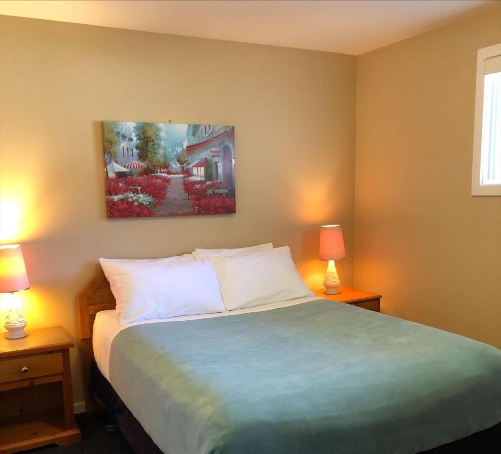 Sun Beach Motel Osoyoos Kültér fotó