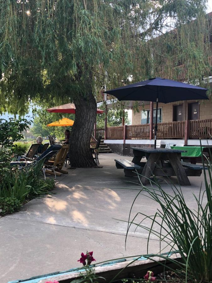 Sun Beach Motel Osoyoos Kültér fotó