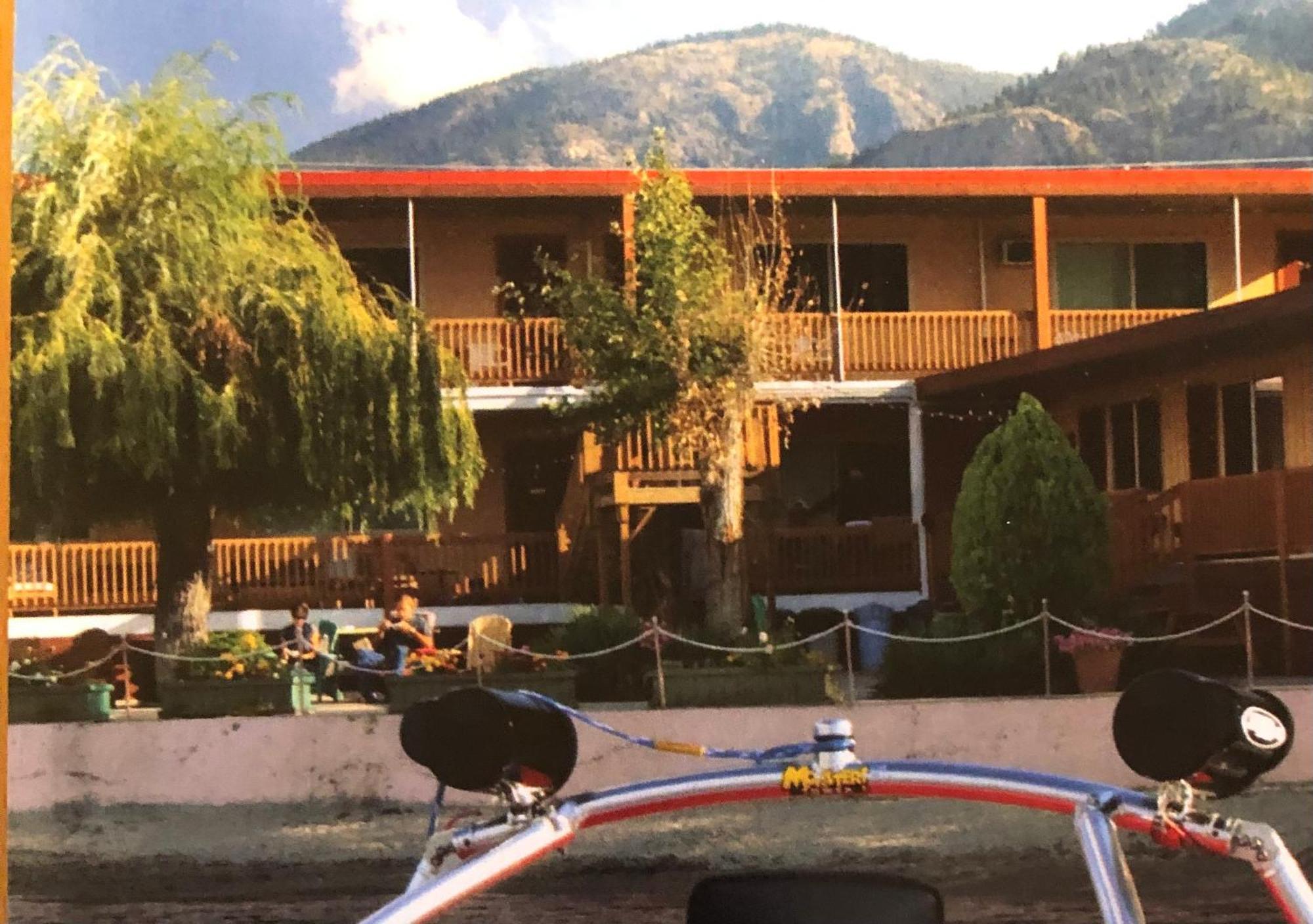 Sun Beach Motel Osoyoos Kültér fotó