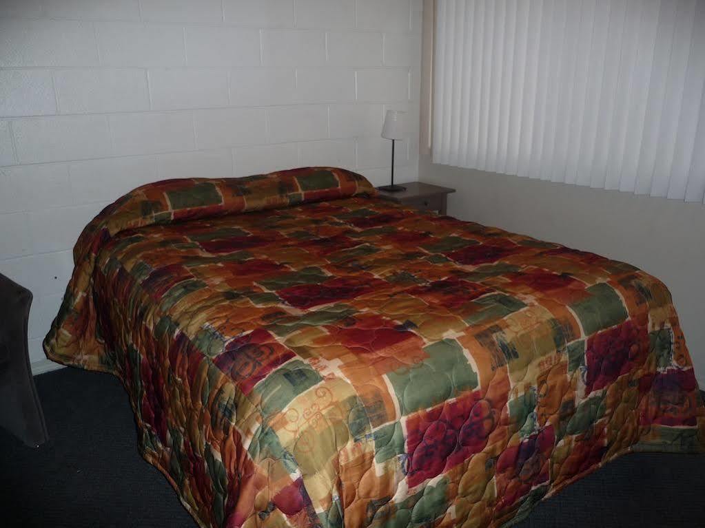 Sun Beach Motel Osoyoos Kültér fotó