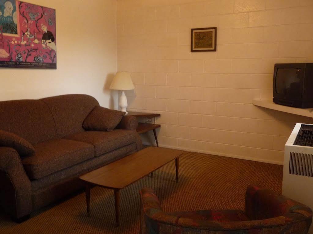 Sun Beach Motel Osoyoos Kültér fotó
